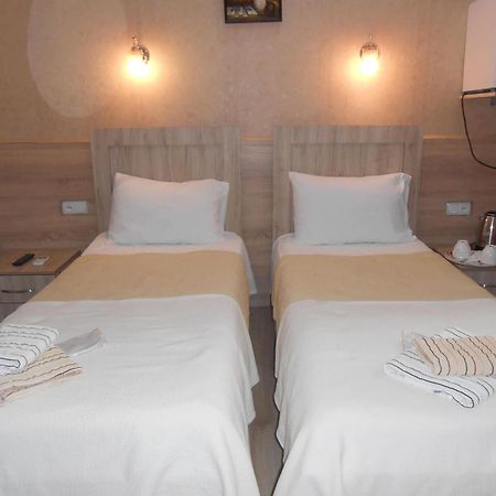 Anseza Hotel Кутаиси Стая снимка