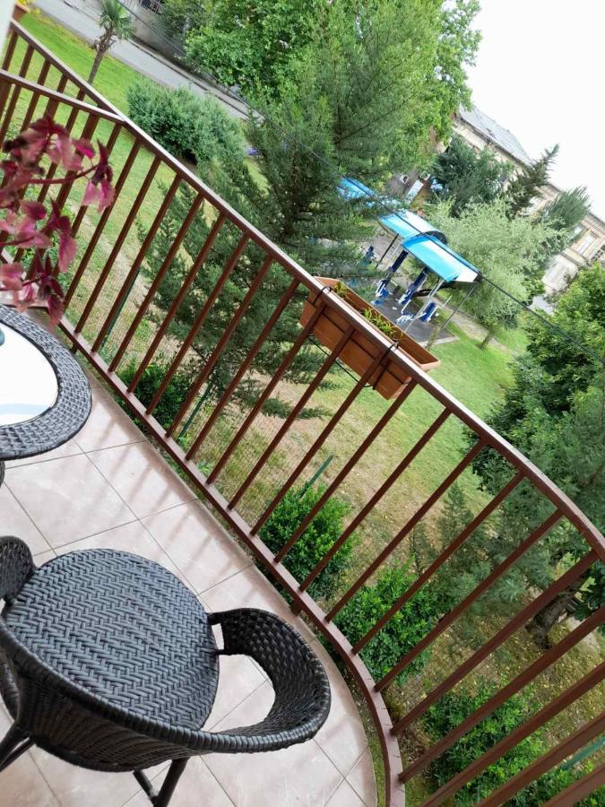 Anseza Hotel Кутаиси Екстериор снимка