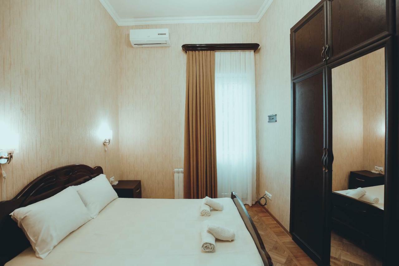 Anseza Hotel Кутаиси Екстериор снимка