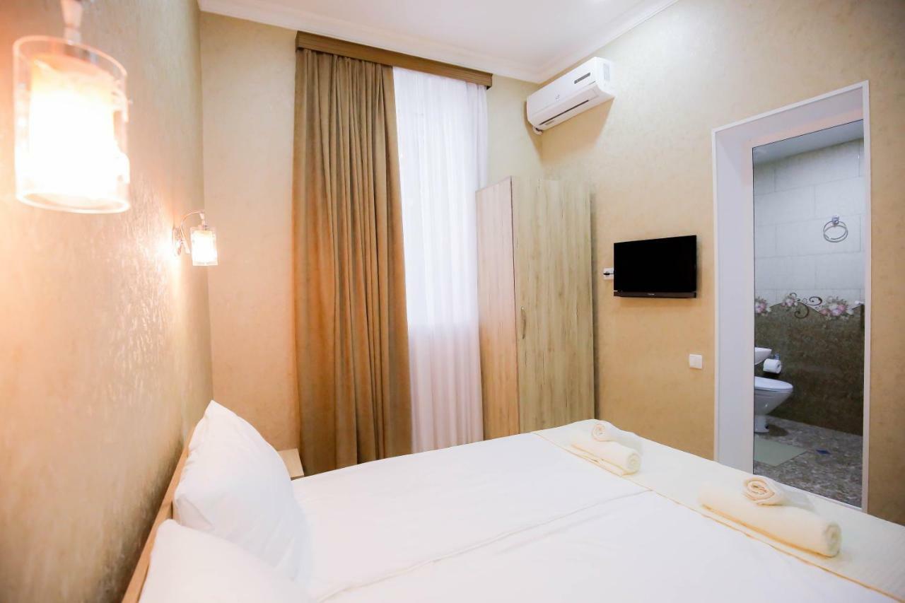Anseza Hotel Кутаиси Екстериор снимка