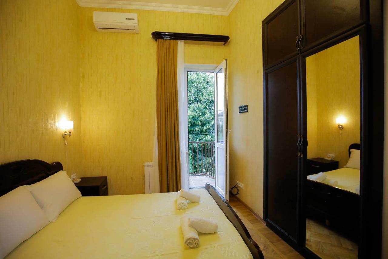 Anseza Hotel Кутаиси Екстериор снимка