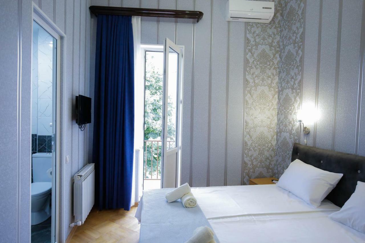 Anseza Hotel Кутаиси Екстериор снимка