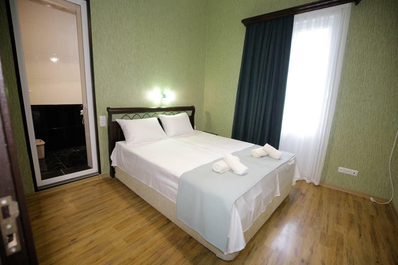 Anseza Hotel Кутаиси Екстериор снимка