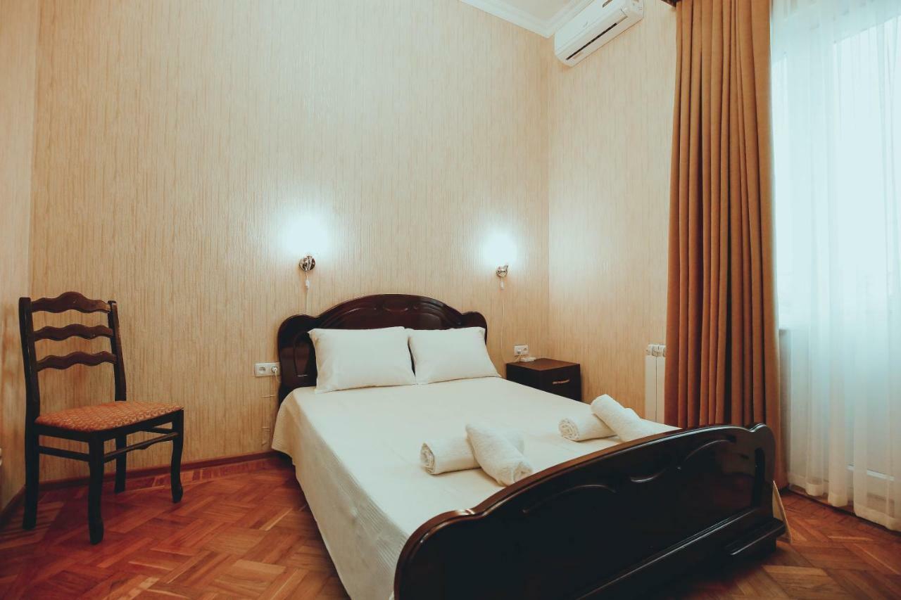 Anseza Hotel Кутаиси Екстериор снимка