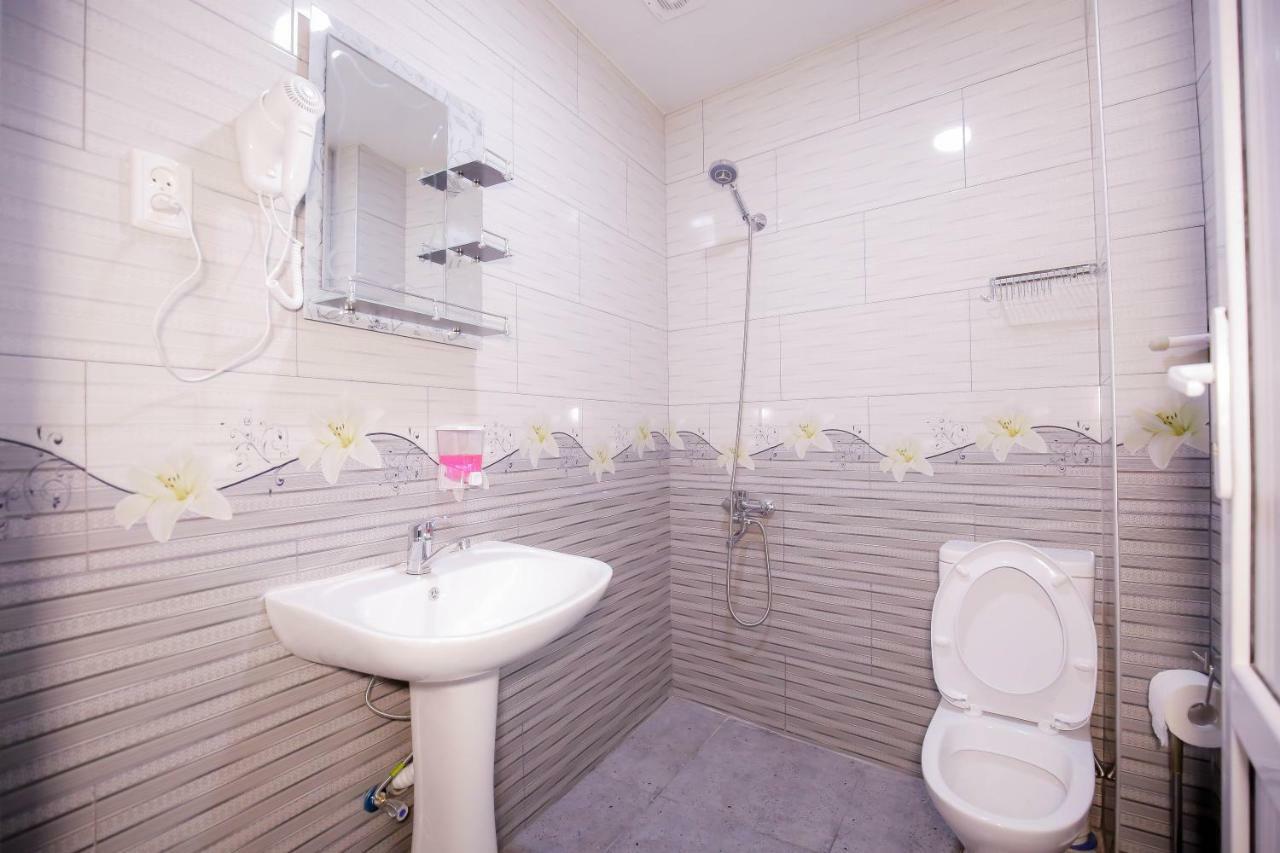 Anseza Hotel Кутаиси Екстериор снимка