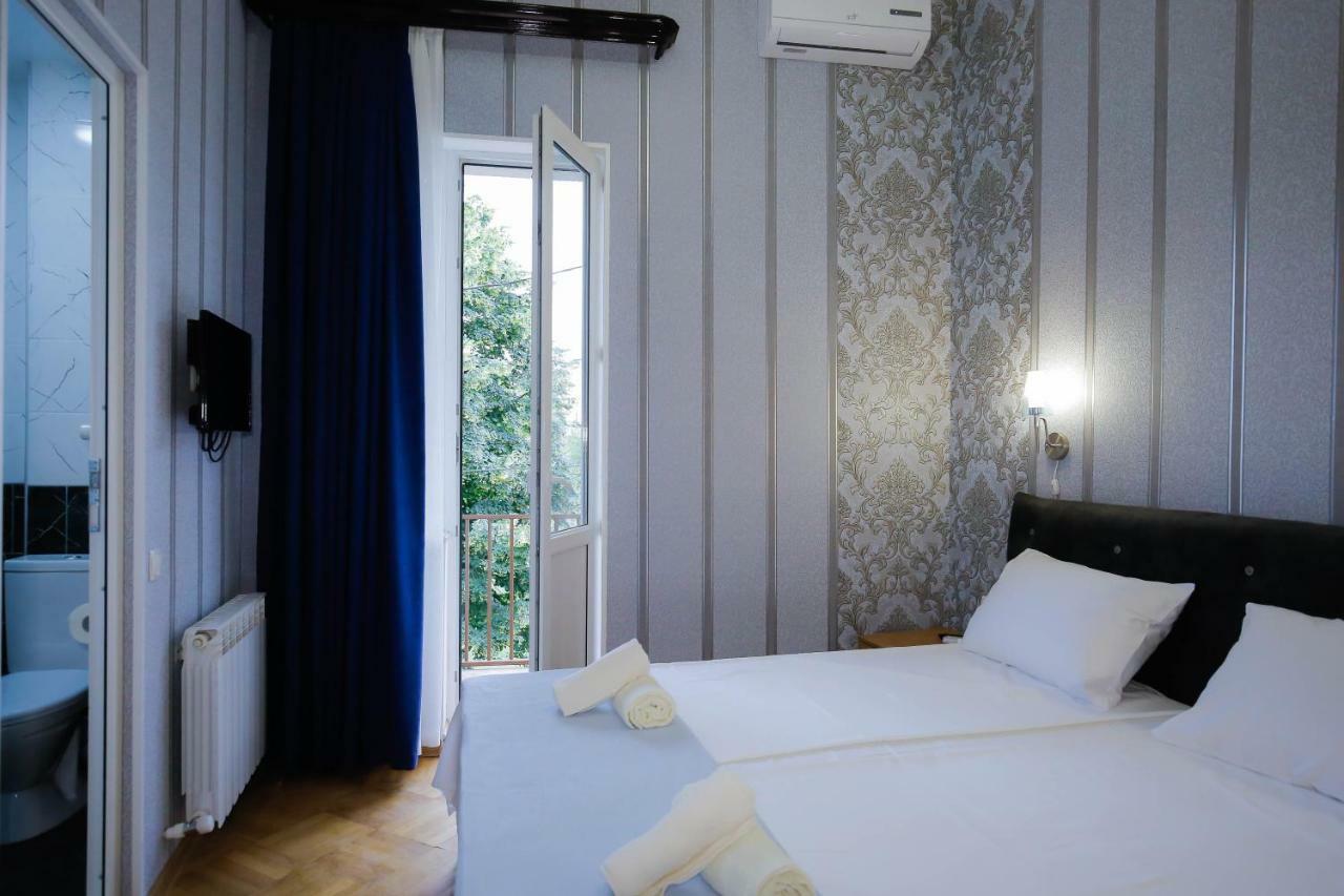 Anseza Hotel Кутаиси Екстериор снимка