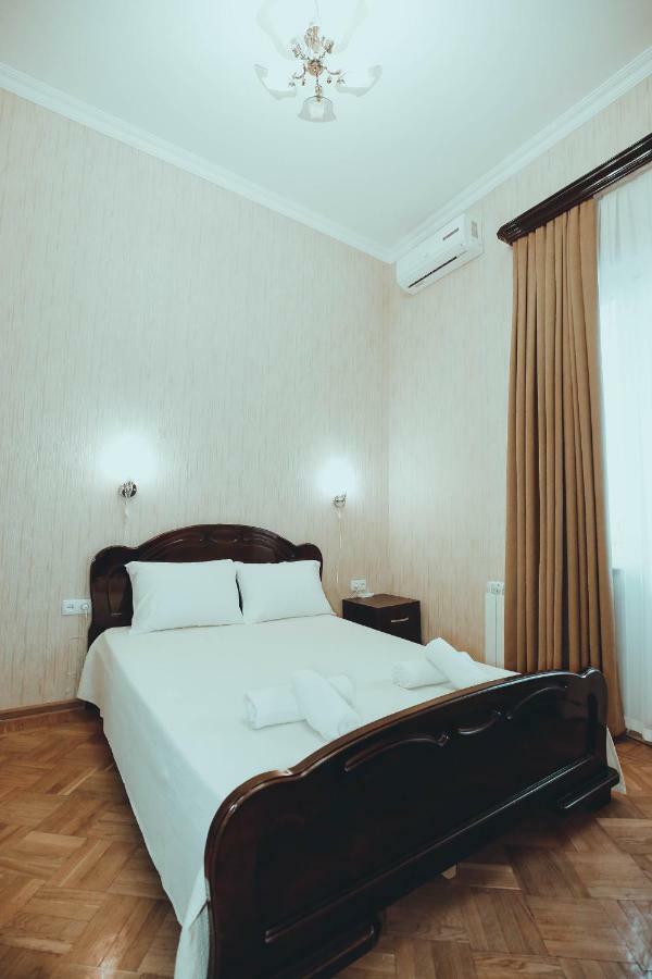 Anseza Hotel Кутаиси Екстериор снимка