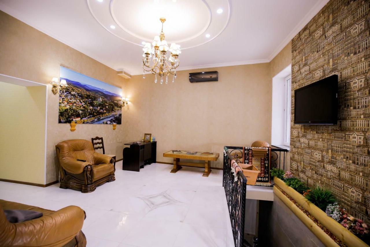 Anseza Hotel Кутаиси Екстериор снимка