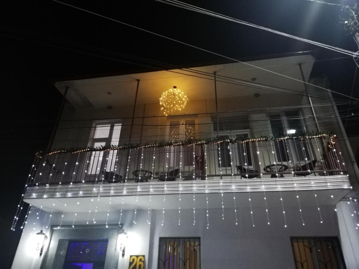 Anseza Hotel Кутаиси Екстериор снимка