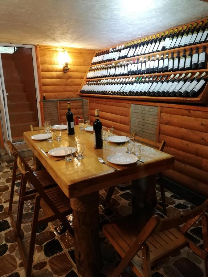 Anseza Hotel Кутаиси Екстериор снимка
